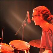 Classes de llenguatge musical/harmonia per a preparar les proves d'accés al conservatori. També és possible classes de bateria